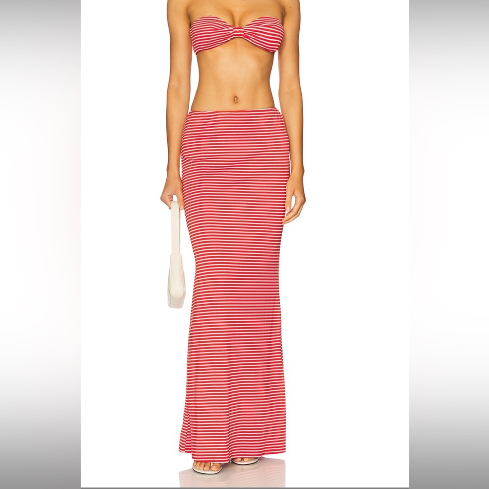 Chic Red and White Striped Pencil Skirt